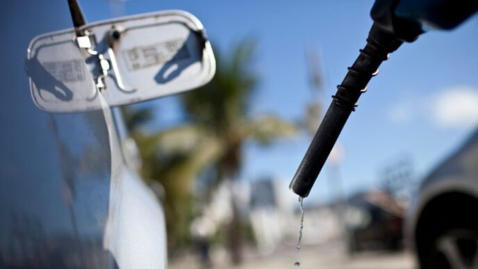 corte de preço da gasolina NTN-Bs — foto ilustrativa
