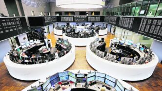 Gráfico da bolsa de Frankfurt (DAX) com alta expressiva, refletindo o bom desempenho dos mercados europeus e o avanço das ações de defesa.