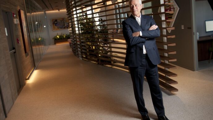 Jamie Dimon, CEO do J.P. Morgan, alerta para riscos no mercado de crédito, comparando-os a baratas.