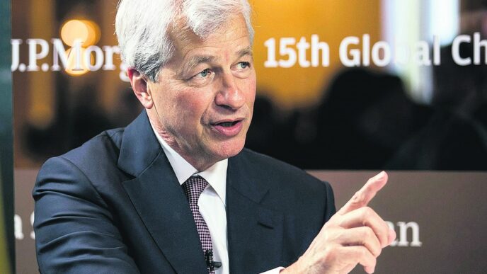 Jamie Dimon, CEO do J.P. Morgan Chase & Co., defende flexibilização nas exigências de divulgação de resultados.