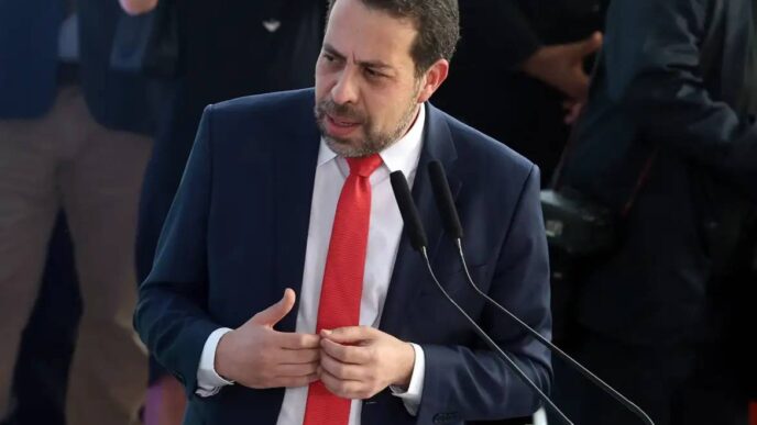 Guilherme Boulos estratégia posse — foto ilustrativa