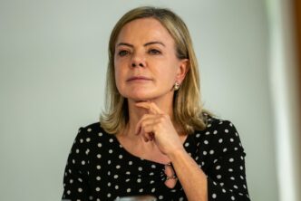 Gleisi Hoffmann demite apadrinhados — foto ilustrativa