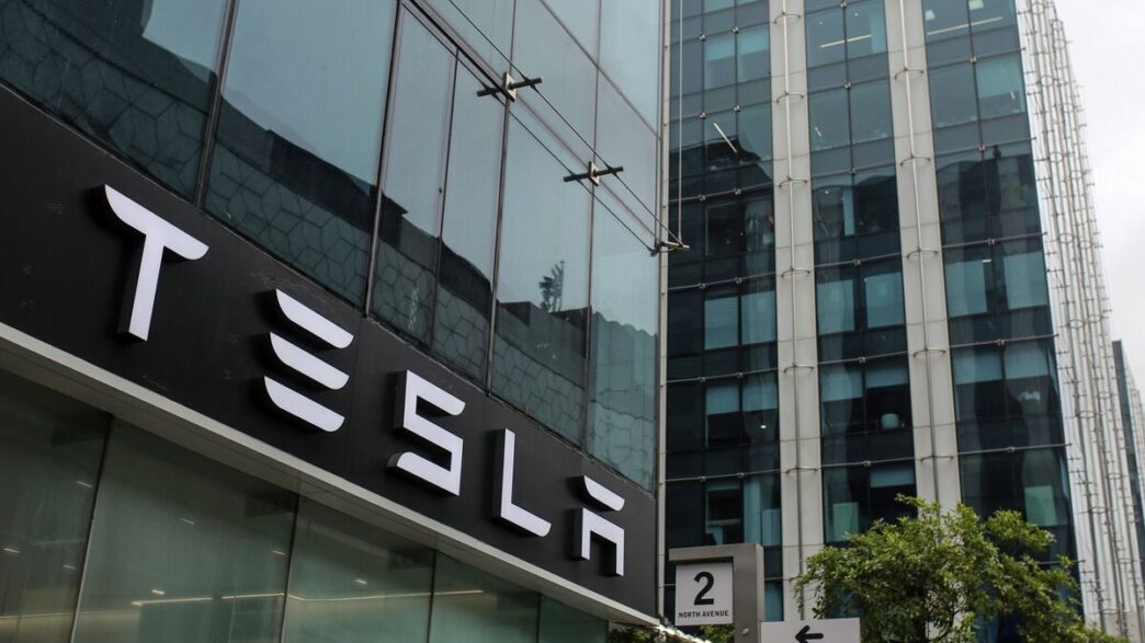 Robotáxis e Robôs da Tesla — foto ilustrativa