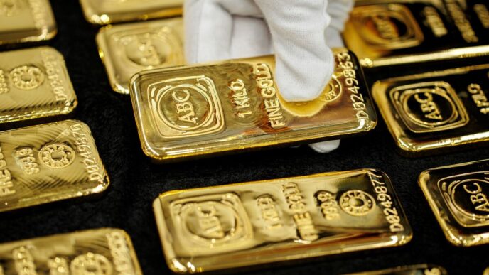 Bitcoin e ouro como reservas de bancos centrais — foto ilustrativa
