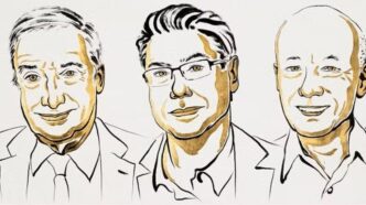 Anúncio dos vencedores do Prêmio Nobel de Economia de 2025 em Estocolmo, na Suécia, destacando Joel Mokyr, Philippe Aghion e Peter Howitt pela inovação.