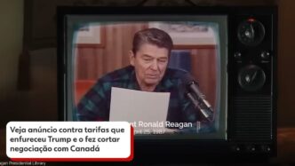 Donald Trump discursa em evento. A medida de tarifas gera novas tensões comerciais.