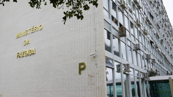 Isenção de Impostos em Papéis — foto ilustrativa