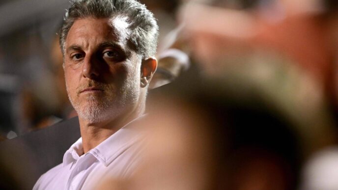 Luciano Huck avalia compra do Will Bank — foto ilustrativa