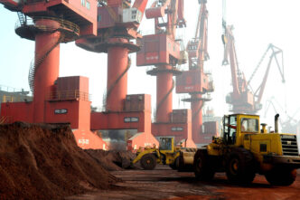 Economia chinesa desacelera exportação terras raras — foto ilustrativa