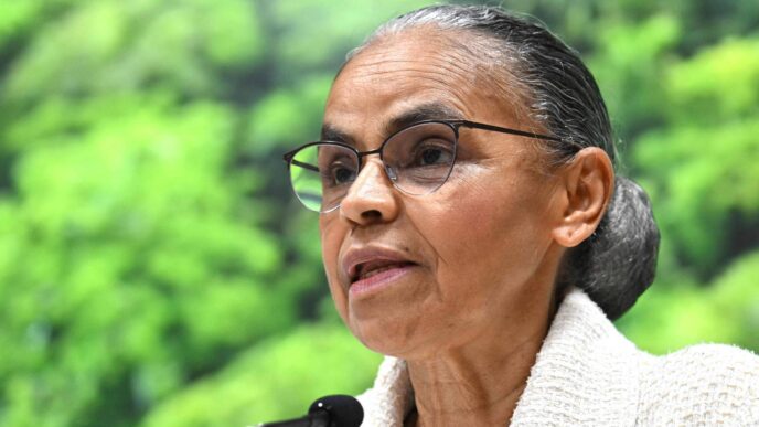 Marina Silva livro democracia — foto ilustrativa