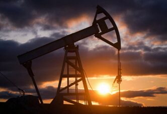 Petróleo fecha em alta — foto ilustrativa