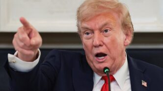 Trump ameaça China com tarifas — foto ilustrativa