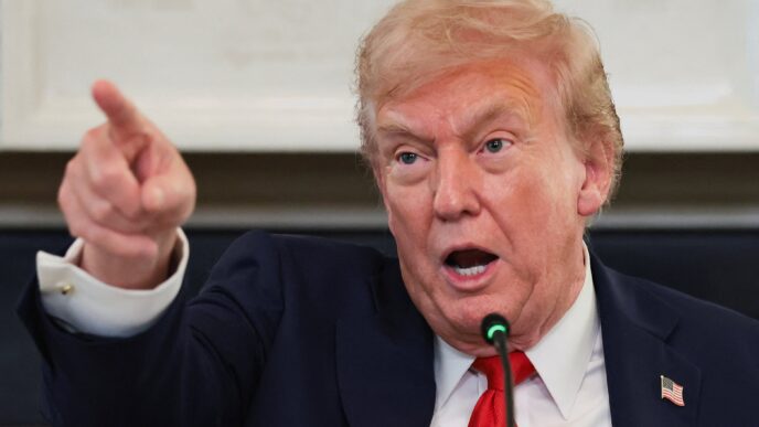 Trump ameaça China com tarifas — foto ilustrativa
