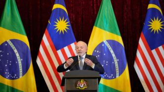 Presidente Lula em cúpula da ASEAN em Kuala Lumpur com o objetivo de viver até 120 anos.