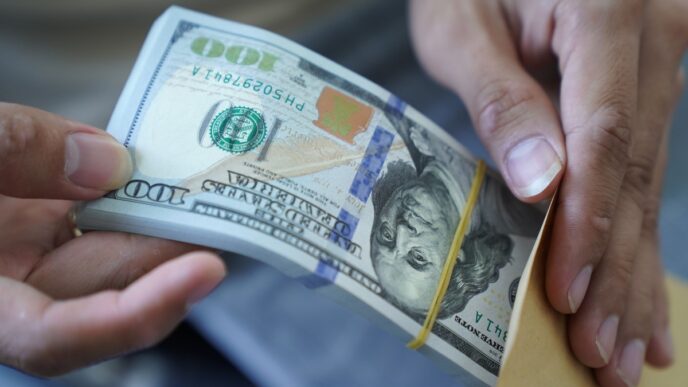 Dólar recua e real se valoriza — foto ilustrativa