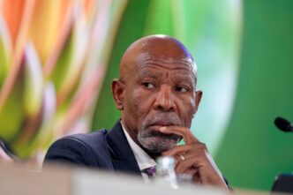 Presidente do Banco da Reserva da África do Sul, Lesetja Kganyago, fala em conferência sobre a economia do país e a possibilidade de usar dólar barato para aumentar reservas.