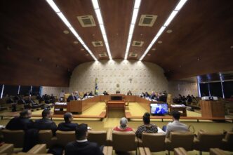 Ministro Luis Roberto Barroso, cuja saída do STF permitirá a Lula indicar cinco ministros à Corte.