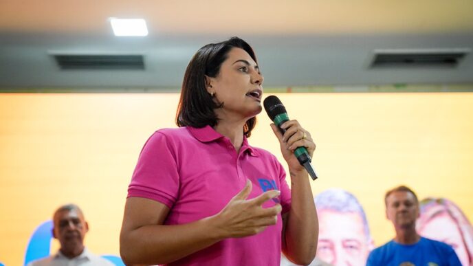Michelle Bolsonaro em evento do Programa Pátria Voluntária.