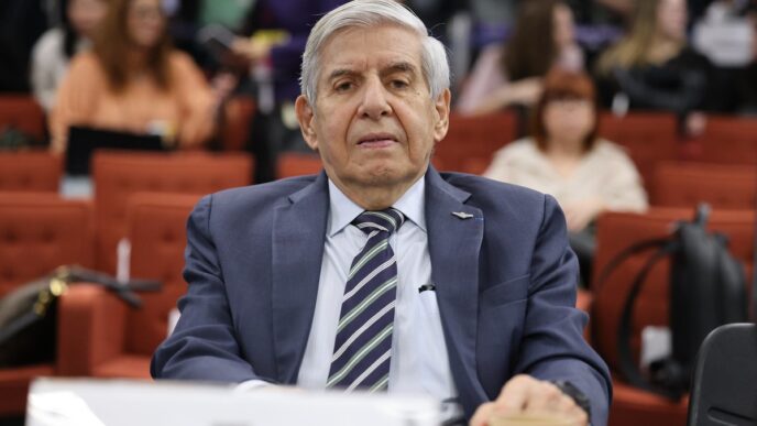 General Augusto Heleno em audiência no STF referente à trama golpista.