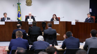 Alexandre de Moraes destitui advogados — foto ilustrativa