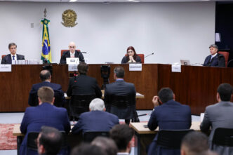 Alexandre de Moraes destitui advogados — foto ilustrativa