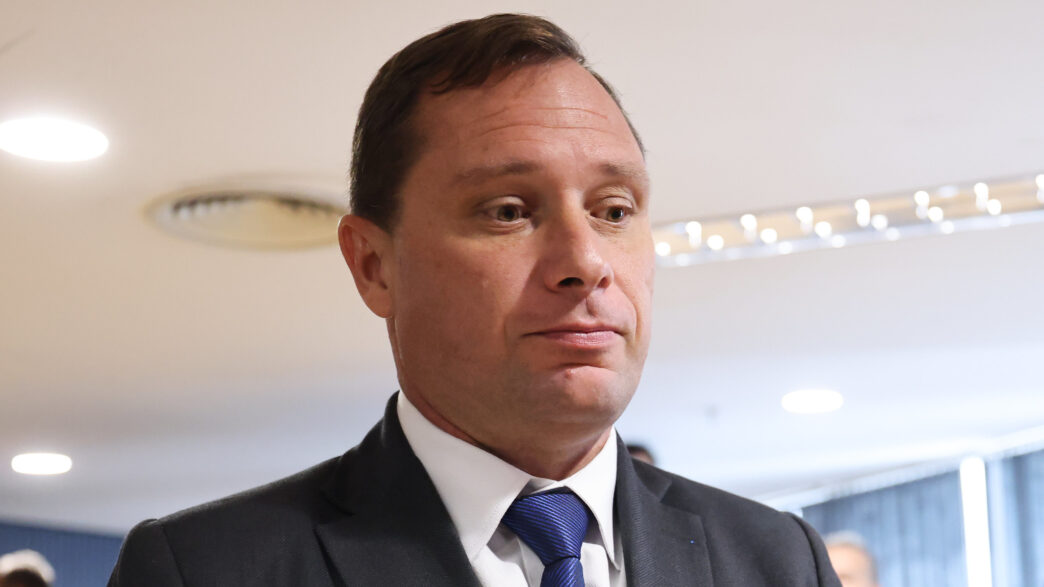 Mauro Cid tornozeleira eletrônica — foto ilustrativa