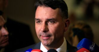 Flávio Bolsonaro critica Eduardo Paes — foto ilustrativa