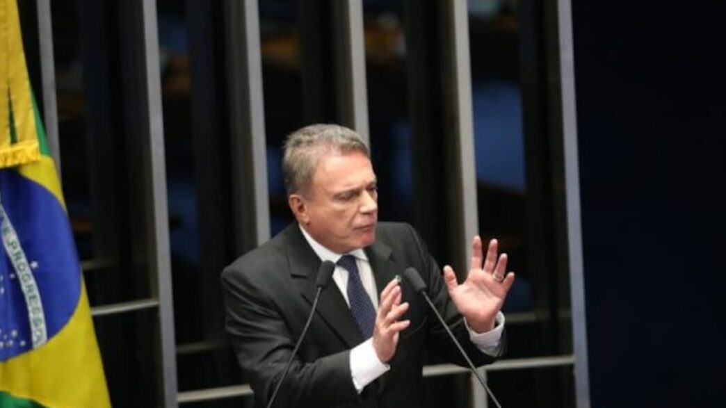 Alvaro Dias deixa o Podemos — foto ilustrativa
