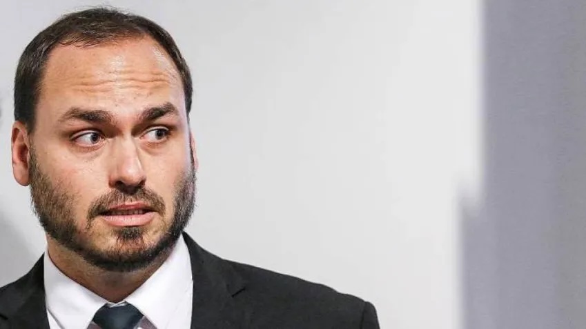 Carlos Bolsonaro pré-candidato Senado SC — foto ilustrativa