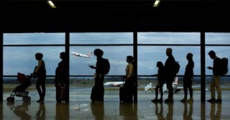 Alimentação cara em aeroporto — foto ilustrativa