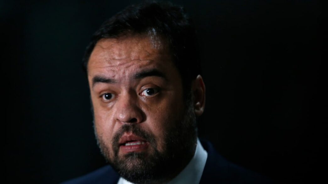 Cláudio Castro soma ou suma — foto ilustrativa