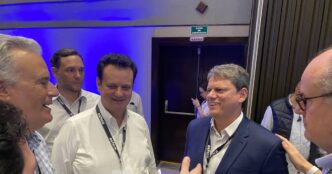 Tarcísio de Freitas renovação política — foto ilustrativa