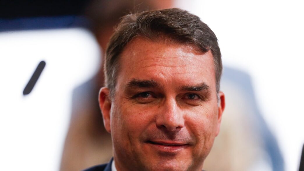Flávio Bolsonaro negocia anistia — foto ilustrativa