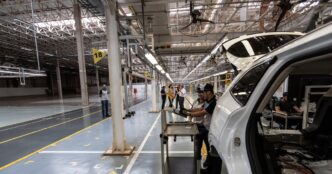 Produção de veículos falta semicondutores — foto ilustrativa