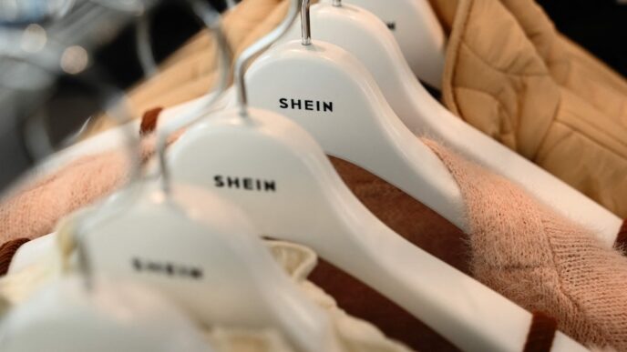 Shein Paris boutique — foto ilustrativa