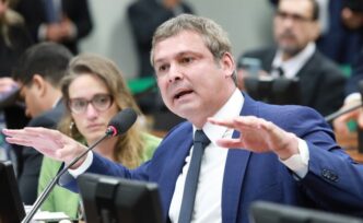 Lindbergh aciona Flávio Bolsonaro no STF — foto ilustrativa