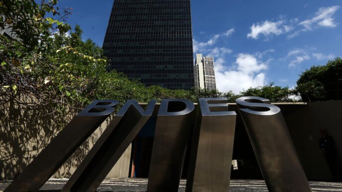 BNDES socorre empresas tarifaço Trump — foto ilustrativa