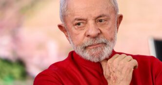 ricos paguem imposto — foto ilustrativa