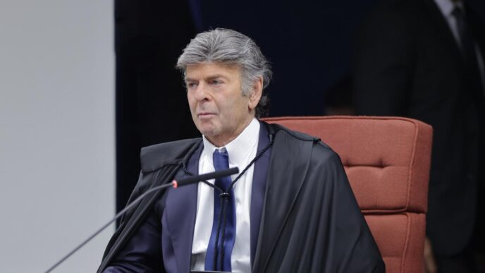 Fux critica Gilmar Mendes — foto ilustrativa