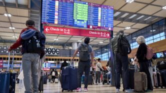 Presidente da Câmara, Hugo Motta, em pronunciamento, defendendo projeto contra taxa de bagagem de mão.