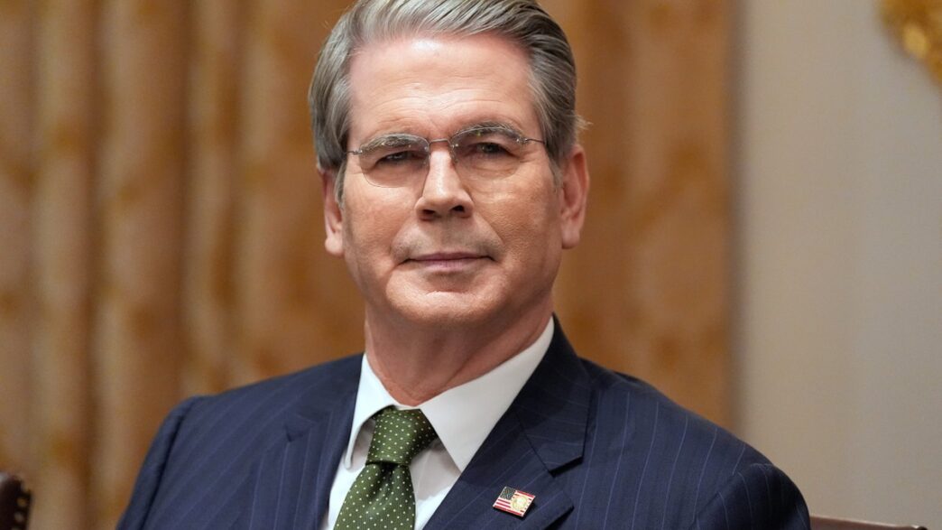 Scott Bessent, Secretário do Tesouro dos EUA, anunciando finalistas para presidência do Fed.