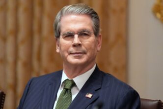 Scott Bessent, Secretário do Tesouro dos EUA, anunciando finalistas para presidência do Fed.