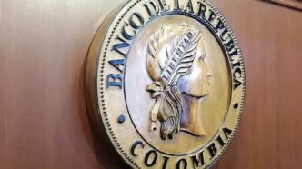 Edifício sede do Banco da República da Colômbia (Banrep), com foco na decisão de manter os juros inalterados.