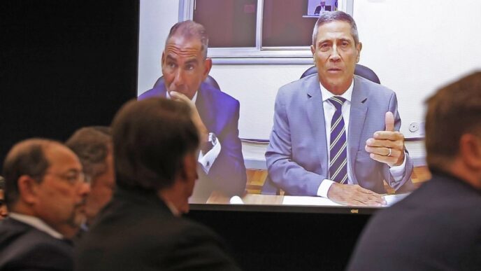 General Walter Braga Netto em interrogatório no STF, parte do recurso contra sua condenação.