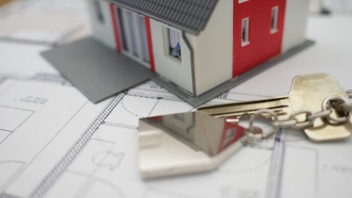 Construção de casa em foco, representando o mercado de crédito imobiliário e o impacto do teto de juros de 12% discutido pela ABBC.