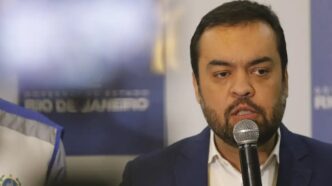 Cláudio Castro, governador do Rio de Janeiro, solicita vagas em presídios federais.