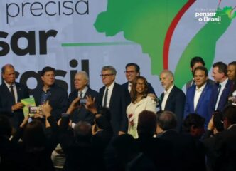 Documento do MDB criticando o crescimento econômico lento e pedindo um novo rumo para o país.