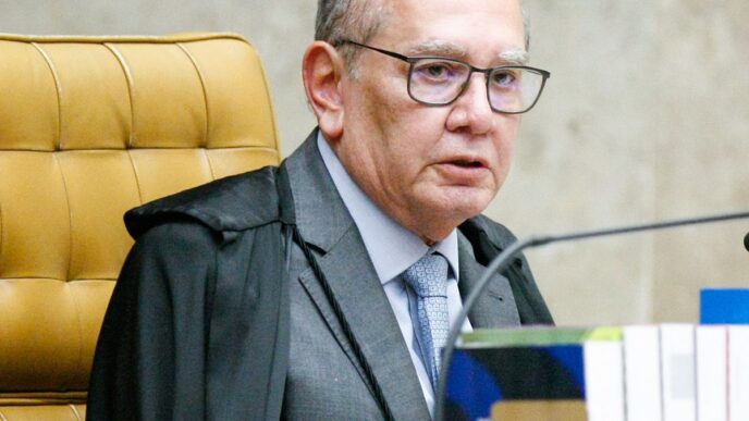 Fachada do Supremo Tribunal Federal (STF) em Brasília, com foco em endurecimento das regras de impeachment.