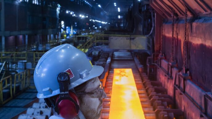 Fachada de um prédio da CSN, empresa afetada pela turbulência no mercado de crédito brasileiro.