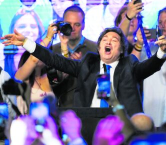 Gráfico do peso argentino e sua valorização após a vitória de Javier Milei.